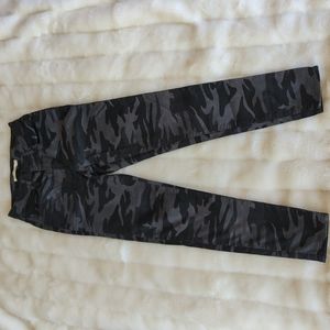 Levis 721 High Waisted Black Camo Jeans